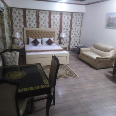 Premier Inn Davis Road Lahor Dış mekan fotoğraf