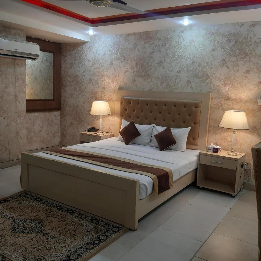 Premier Inn Davis Road Lahor Dış mekan fotoğraf