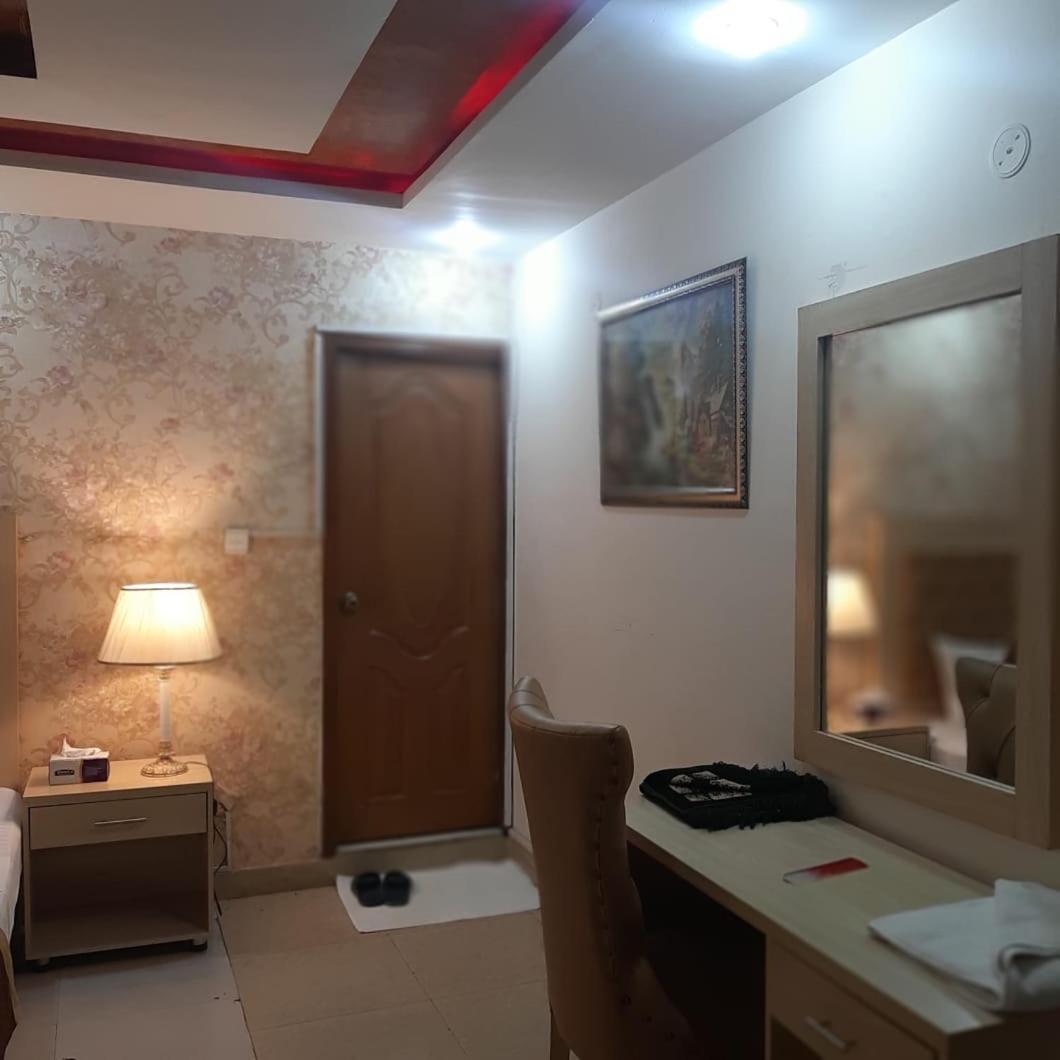 Premier Inn Davis Road Lahor Dış mekan fotoğraf