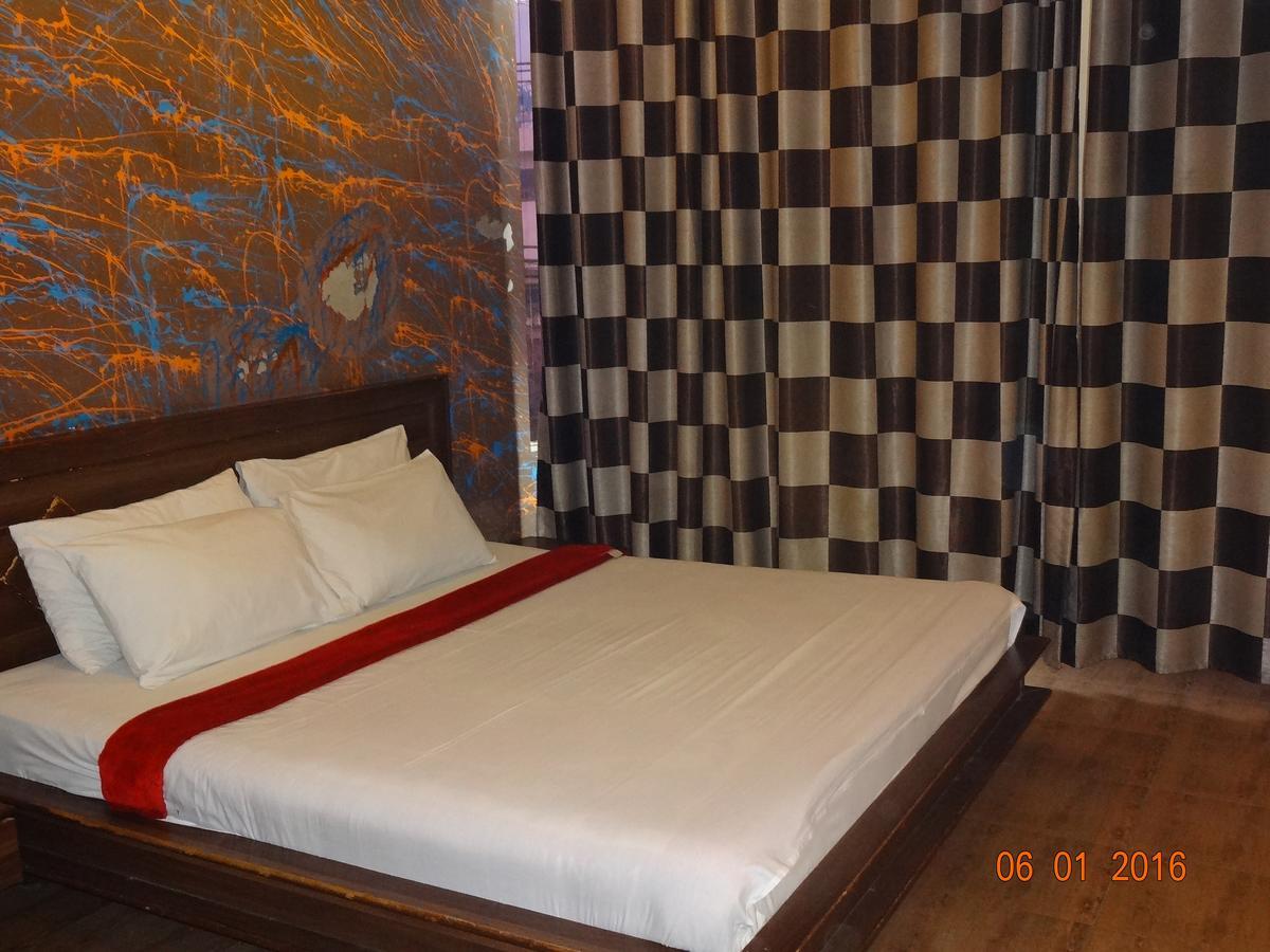 Premier Inn Davis Road Lahor Dış mekan fotoğraf
